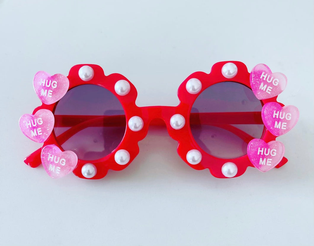 HUG ME RED- Cami Flower Sunnies